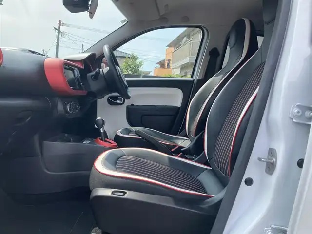 ルノー トゥインゴ ルコックスポルティフ 熊本県 2020(令2)年 3.3万km パール ・キーレス/・パーキングセンサー/・レーンキープアシスト/・ハーフレザーシート/・前席シートヒーター /・純正ディスプレイオーディオ/　【Bluetooth・USB・AUX・AppleCarPlay】/・バックカメラ/・ETC/・ドライブレコーダー(前方録画)/・フォグランプ/・純正マット