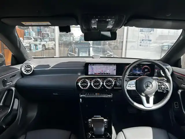 メルセデス・ベンツ ＣＬＡ２００ｄ 富山県 2022(令4)年 1万km 黒 純正HDDナビ/Bluetooth接続/AM/FMラジオ/フルセグテレビ/USB接続/バックカメラ/アイドリングストップ/ACC/ワイヤレス充電/D/N席メモリ付きパワーシート/D/N席シートヒーター/LEDヘッドライト/前純正ドラレコ/純正18インチAW/横滑り防止/レーダーセーフティ