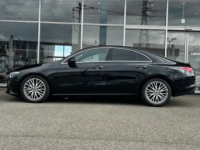 メルセデス・ベンツ ＣＬＡ２００ｄ 富山県 2022(令4)年 1万km 黒 純正HDDナビ/Bluetooth接続/AM/FMラジオ/フルセグテレビ/USB接続/バックカメラ/アイドリングストップ/ACC/ワイヤレス充電/D/N席メモリ付きパワーシート/D/N席シートヒーター/LEDヘッドライト/前純正ドラレコ/純正18インチAW/横滑り防止/レーダーセーフティ