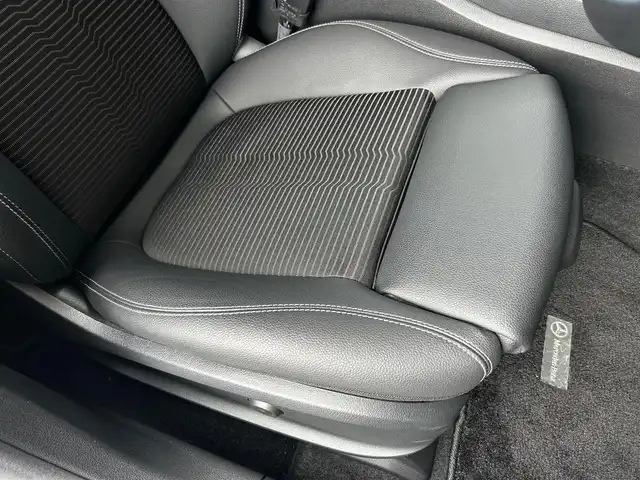 メルセデス・ベンツ ＣＬＡ２００ｄ 富山県 2022(令4)年 1万km 黒 純正HDDナビ/Bluetooth接続/AM/FMラジオ/フルセグテレビ/USB接続/バックカメラ/アイドリングストップ/ACC/ワイヤレス充電/D/N席メモリ付きパワーシート/D/N席シートヒーター/LEDヘッドライト/前純正ドラレコ/純正18インチAW/横滑り防止/レーダーセーフティ