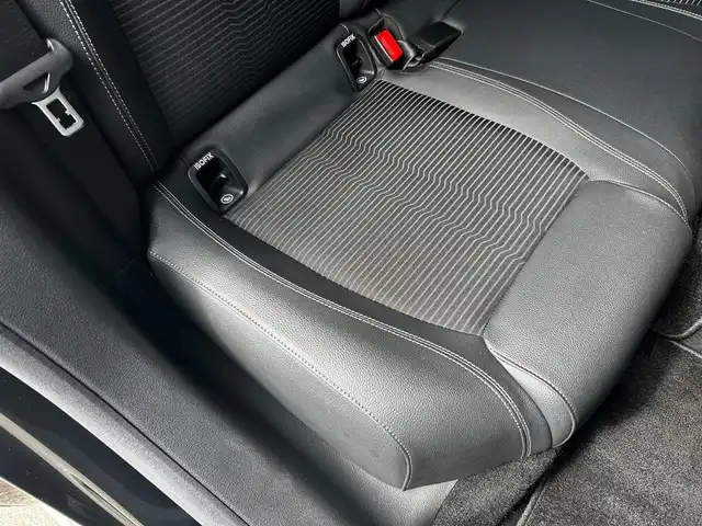 メルセデス・ベンツ ＣＬＡ２００ｄ 富山県 2022(令4)年 1万km 黒 純正HDDナビ/Bluetooth接続/AM/FMラジオ/フルセグテレビ/USB接続/バックカメラ/アイドリングストップ/ACC/ワイヤレス充電/D/N席メモリ付きパワーシート/D/N席シートヒーター/LEDヘッドライト/前純正ドラレコ/純正18インチAW/横滑り防止/レーダーセーフティ