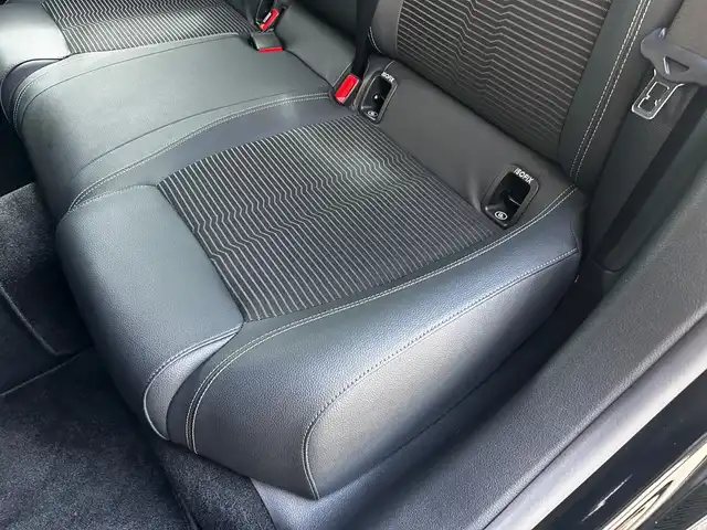 メルセデス・ベンツ ＣＬＡ２００ｄ 富山県 2022(令4)年 1万km 黒 純正HDDナビ/Bluetooth接続/AM/FMラジオ/フルセグテレビ/USB接続/バックカメラ/アイドリングストップ/ACC/ワイヤレス充電/D/N席メモリ付きパワーシート/D/N席シートヒーター/LEDヘッドライト/前純正ドラレコ/純正18インチAW/横滑り防止/レーダーセーフティ