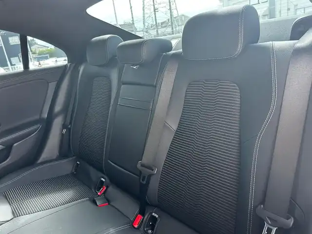 メルセデス・ベンツ ＣＬＡ２００ｄ 富山県 2022(令4)年 1万km 黒 純正HDDナビ/Bluetooth接続/AM/FMラジオ/フルセグテレビ/USB接続/バックカメラ/アイドリングストップ/ACC/ワイヤレス充電/D/N席メモリ付きパワーシート/D/N席シートヒーター/LEDヘッドライト/前純正ドラレコ/純正18インチAW/横滑り防止/レーダーセーフティ