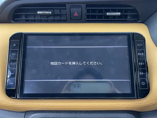 日産 キックス X ツートーンインテリアED 大分県 2022(令4)年 3万km ブリリアントホワイトパール 純正メモリナビ/(CD/DVD/BT/フルセグTV)/全方位カメラ/バックカメラ/レザーシート/シートヒーター/スマートキー/プッシュスタート/ETC/電格ミラー/ウィンカーミラー/オートライト/フォグランプ/LEDヘッドライト/ヘッドライトレベライザー/デジタルインナーミラー/レーダークルーズコントロール/革巻きステアリング/ステアリングスイッチ/ステアリングヒーター/ドライブレコーダー/純正17インチアルミホイール/ルーフレール/トノカバー /ドアバイザー/フロアマット
