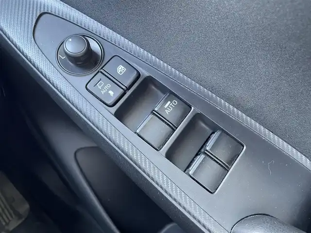 マツダ デミオ 13S 群馬県 2018(平30)年 7.6万km ジェットブラックマイカ ワンオーナー/マツダコネクトナビ/　CD/DVD/BTオーディオ/SD/USB/AUX/フルセグTV/衝突被害軽減ブレーキ/レーンキープアシストシステム/ブラインドスポットモニター/バックカメラ/シートヒーター（運転席、助手席）/ビルトインETC/革巻きステアリング/ステアリングスイッチ/LEDヘッドライト/オートライト/フォグランプ/プッシュスタート/純正フロアマット/ドアバイザー/電動格納ミラー/横滑り防止装置/保証書/取扱説明書