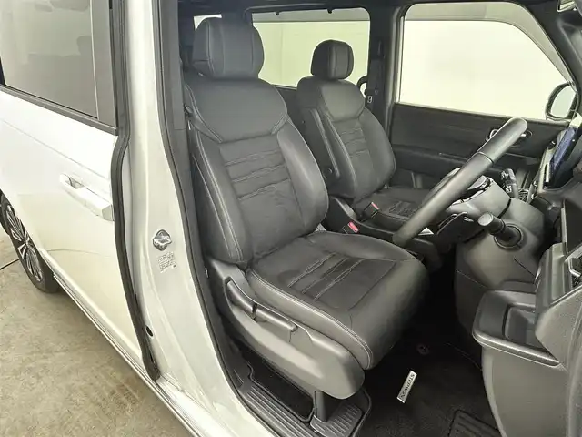 ホンダ ステップワゴン スパーダ eHEV プレミアムライン 岡山県 2023(令5)年 1.1万km プラチナホワイトパール 純正11.4インチナビ/地デジ/Bluetooth/DVD/CD/SD/Carplay/全方位カメラ/純正10インチフリップダウンモニター/両側パワースライドドア/ハーフレザーシート /シートヒーター /LEDヘッドライト/コーナーセンサー /パワーバックドア /ホンダセンシング /アダプティブクルーズコントロール/ビルトインETC2.0/純正前後ドライブレコーダー /オットマン/パドルシフト/スマートキー/スペアキー×１