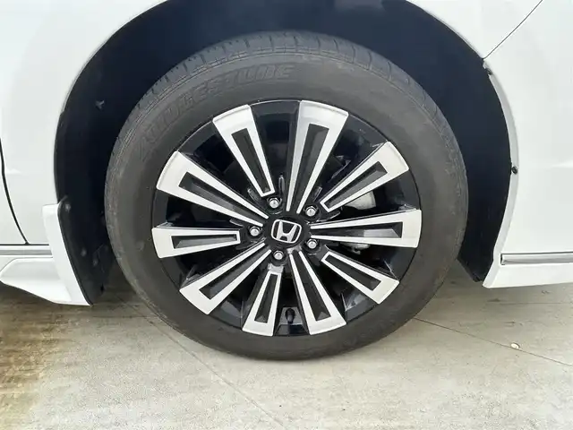 ホンダ ステップワゴン スパーダ eHEV プレミアムライン 岡山県 2023(令5)年 1.1万km プラチナホワイトパール 純正11.4インチナビ/地デジ/Bluetooth/DVD/CD/SD/Carplay/全方位カメラ/純正10インチフリップダウンモニター/両側パワースライドドア/ハーフレザーシート /シートヒーター /LEDヘッドライト/コーナーセンサー /パワーバックドア /ホンダセンシング /アダプティブクルーズコントロール/ビルトインETC2.0/純正前後ドライブレコーダー /オットマン/パドルシフト/スマートキー/スペアキー×１
