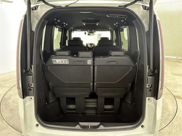 ホンダ ステップワゴン スパーダ eHEV プレミアムライン 岡山県 2023(令5)年 1.1万km プラチナホワイトパール 純正11.4インチナビ/地デジ/Bluetooth/DVD/CD/SD/Carplay/全方位カメラ/純正10インチフリップダウンモニター/両側パワースライドドア/ハーフレザーシート /シートヒーター /LEDヘッドライト/コーナーセンサー /パワーバックドア /ホンダセンシング /アダプティブクルーズコントロール/ビルトインETC2.0/純正前後ドライブレコーダー /オットマン/パドルシフト/スマートキー/スペアキー×１