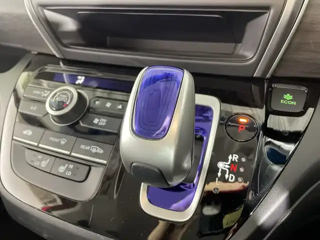 ホンダ フリード ハイブリット EX 福岡県 2018(平30)年 6.8万km プレミアムクリスタルレッドM 純正ナビ9型/（CD/DVD/AM/FM/Ipad）/フルセグ/バックカメラ/ビルトインETC/ホンダセンシング/D/Nシートヒーター/ハーフレザーシート/クルーズコントロール/コーナーセンサー/両側パワースライド/純正AW15インチ/純正フロアマット/スマートキー/プッシュスタート