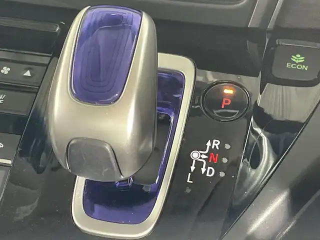 ホンダ フリード ハイブリット EX 福岡県 2018(平30)年 6.8万km プレミアムクリスタルレッドM 純正ナビ9型/（CD/DVD/AM/FM/Ipad）/フルセグ/バックカメラ/ビルトインETC/ホンダセンシング/D/Nシートヒーター/ハーフレザーシート/クルーズコントロール/コーナーセンサー/両側パワースライド/純正AW15インチ/純正フロアマット/スマートキー/プッシュスタート