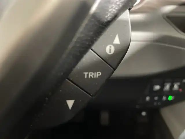 ホンダ フリード ハイブリット EX 福岡県 2018(平30)年 6.8万km プレミアムクリスタルレッドM 純正ナビ9型/（CD/DVD/AM/FM/Ipad）/フルセグ/バックカメラ/ビルトインETC/ホンダセンシング/D/Nシートヒーター/ハーフレザーシート/クルーズコントロール/コーナーセンサー/両側パワースライド/純正AW15インチ/純正フロアマット/スマートキー/プッシュスタート