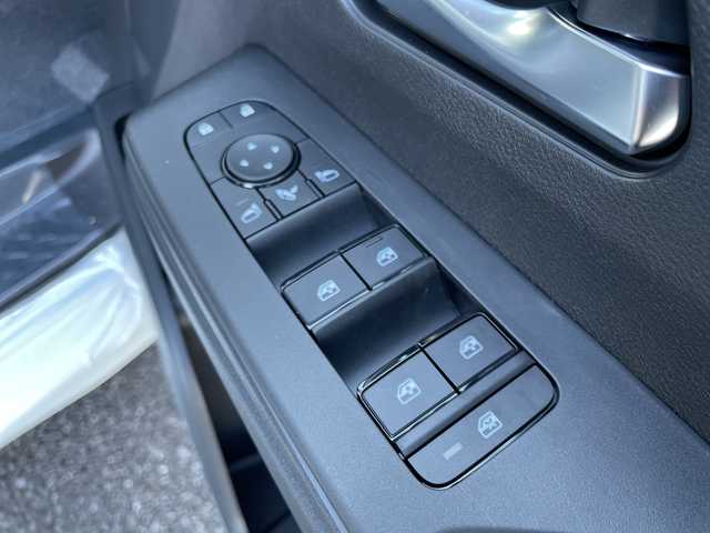 日産 セレナ e－パワー ハイウェイスター V 千葉県 2025(令7)年 0.1千km プリズムホワイト 純正12.3インチナビ/(AM/FM/フルセグ/BT/USB/HDMI)/全周囲カメラ/デジタルインナーミラー/前後ドライブレコーダー/ヘッドアップディスプレイ/ブラインドスポットモニター/衝突被害軽減システム/車線逸脱警報/クルーズコントロール/両側パワースライドドア/ハンズフリーオートスライドドア/横滑り防止装置/ETC2.0/アイドリングストップ/LEDヘッドライト/フォグランプ/オートライト/ウィンカーミラー/電動格納ミラー/純正16インチAW/プッシュスタート/スマートキー/フロアマット/スペアキー/取扱説明書/保証書