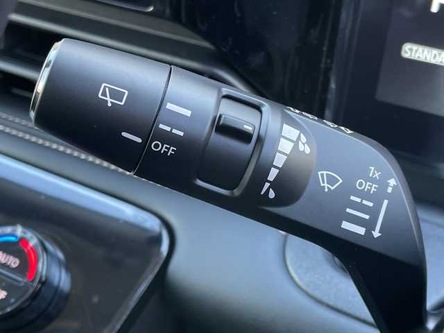 日産 セレナ e－パワー ハイウェイスター V 千葉県 2025(令7)年 0.1千km プリズムホワイト 純正12.3インチナビ/(AM/FM/フルセグ/BT/USB/HDMI)/全周囲カメラ/デジタルインナーミラー/前後ドライブレコーダー/ヘッドアップディスプレイ/ブラインドスポットモニター/衝突被害軽減システム/車線逸脱警報/クルーズコントロール/両側パワースライドドア/ハンズフリーオートスライドドア/横滑り防止装置/ETC2.0/アイドリングストップ/LEDヘッドライト/フォグランプ/オートライト/ウィンカーミラー/電動格納ミラー/純正16インチAW/プッシュスタート/スマートキー/フロアマット/スペアキー/取扱説明書/保証書