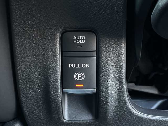 日産 セレナ e－パワー ハイウェイスター V 千葉県 2025(令7)年 0.1千km プリズムホワイト 純正12.3インチナビ/(AM/FM/フルセグ/BT/USB/HDMI)/全周囲カメラ/デジタルインナーミラー/前後ドライブレコーダー/ヘッドアップディスプレイ/ブラインドスポットモニター/衝突被害軽減システム/車線逸脱警報/クルーズコントロール/両側パワースライドドア/ハンズフリーオートスライドドア/横滑り防止装置/ETC2.0/アイドリングストップ/LEDヘッドライト/フォグランプ/オートライト/ウィンカーミラー/電動格納ミラー/純正16インチAW/プッシュスタート/スマートキー/フロアマット/スペアキー/取扱説明書/保証書