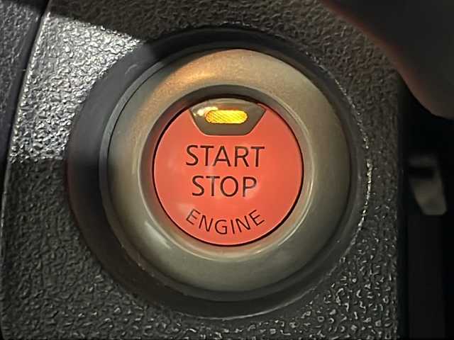 日産 ジューク 15RX パーソナライズパック 沖縄県 2013(平25)年 12.7万km パッションレッド 禁煙車　/社外ナビ　/フルセグ　/ＥＴＣ　/アイドリングストップ　/バックカメラ　/スマートキー　/プッシュスタート　/ドアバイザー　/横滑り防止