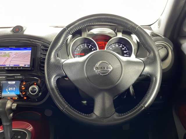 日産 ジューク 15RX パーソナライズパック 沖縄県 2013(平25)年 12.7万km パッションレッド 禁煙車　/社外ナビ　/フルセグ　/ＥＴＣ　/アイドリングストップ　/バックカメラ　/スマートキー　/プッシュスタート　/ドアバイザー　/横滑り防止