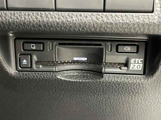 トヨタ ＲＡＶ４ アドベンチャー オフロードPKGⅡ 埼玉県 2022(令4)年 3万km スーパーホワイトⅡ 純正１０．５インチディスプレイオーディオ　バックカメラ　ＢＳＭ　ビルトインＥＴＣ２．０　前後ドライブレコーダー　レーダークルーズコントロール　メモリシート　デジタルインナーミラー　オートハイビーム