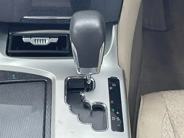 トヨタ クラウン ハイブリッド Lパッケージ 宮城県 2010(平22)年 12.7万km ホワイトパールクリスタルシャイン 純正メモリーナビ/（ＡＭ／ＦＭ／ＣＤ／ＤＶＤ）　/フルセグテレビ　/クルーズコントロール　/横滑り防止装置　/前席パワーシート　/スマートキー　/プッシュスタート　/ＥＴＣ