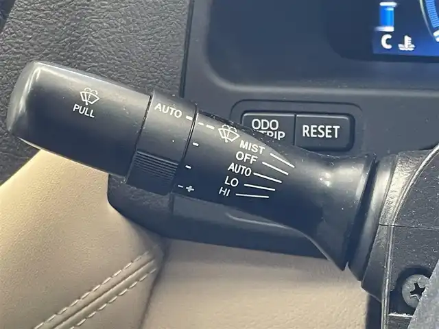 トヨタ クラウン ハイブリッド Lパッケージ 宮城県 2010(平22)年 12.7万km ホワイトパールクリスタルシャイン 純正メモリーナビ/（ＡＭ／ＦＭ／ＣＤ／ＤＶＤ）　/フルセグテレビ　/クルーズコントロール　/横滑り防止装置　/前席パワーシート　/スマートキー　/プッシュスタート　/ＥＴＣ