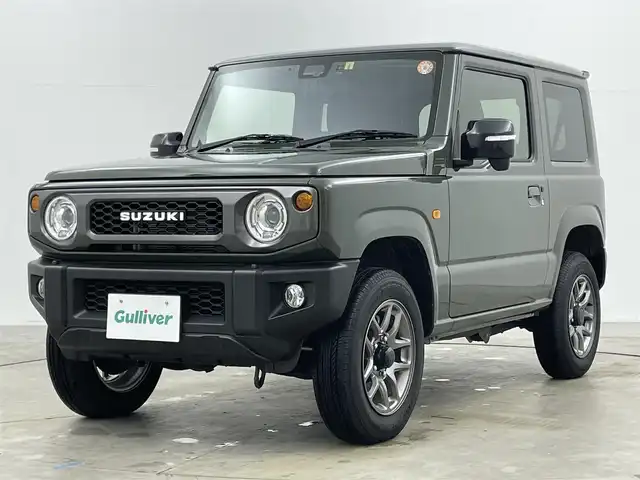 スズキ ジムニー XC 岡山県 2023(令5)年 0.9万km ジャングルグリーン ８インチナビ　/（CD/DVD/BT/USB)/型番:CN-FZ886/衝突軽減ブレーキ　/ビルトインＥＴＣ2.0/前席シートヒーター　/ＬＥＤヘッドライト　/バックカメラ　/クルーズコントロール　/純正ドライブレコーダー（前後）　/フルセグＴＶ　/ダウンヒルアシスト/プッシュスタート/アイドリングストップ/純正フロアマット/純正16インチアルミホイール/オートライト/フォグランプ/スマートキー×1