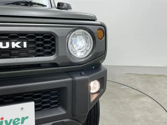 スズキ ジムニー XC 岡山県 2023(令5)年 0.9万km ジャングルグリーン ８インチナビ　/（CD/DVD/BT/USB)/型番:CN-FZ886/衝突軽減ブレーキ　/ビルトインＥＴＣ2.0/前席シートヒーター　/ＬＥＤヘッドライト　/バックカメラ　/クルーズコントロール　/純正ドライブレコーダー（前後）　/フルセグＴＶ　/ダウンヒルアシスト/プッシュスタート/アイドリングストップ/純正フロアマット/純正16インチアルミホイール/オートライト/フォグランプ/スマートキー×1