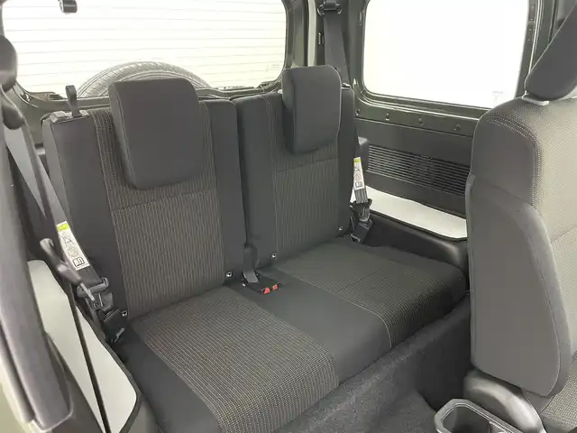 スズキ ジムニー XC 岡山県 2023(令5)年 0.9万km ジャングルグリーン ８インチナビ　/（CD/DVD/BT/USB)/型番:CN-FZ886/衝突軽減ブレーキ　/ビルトインＥＴＣ2.0/前席シートヒーター　/ＬＥＤヘッドライト　/バックカメラ　/クルーズコントロール　/純正ドライブレコーダー（前後）　/フルセグＴＶ　/ダウンヒルアシスト/プッシュスタート/アイドリングストップ/純正フロアマット/純正16インチアルミホイール/オートライト/フォグランプ/スマートキー×1