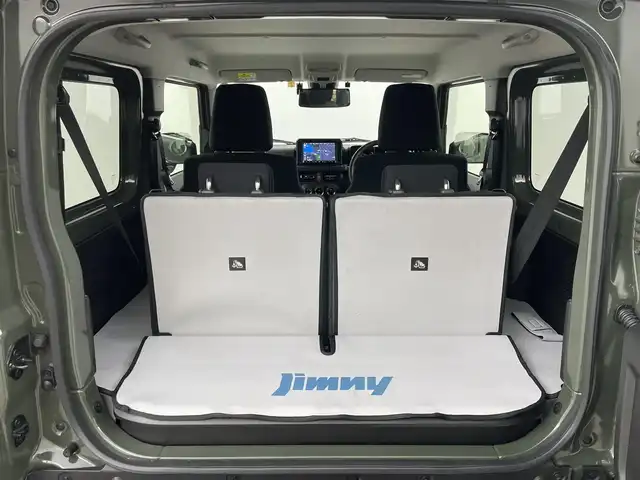 スズキ ジムニー XC 岡山県 2023(令5)年 0.9万km ジャングルグリーン ８インチナビ　/（CD/DVD/BT/USB)/型番:CN-FZ886/衝突軽減ブレーキ　/ビルトインＥＴＣ2.0/前席シートヒーター　/ＬＥＤヘッドライト　/バックカメラ　/クルーズコントロール　/純正ドライブレコーダー（前後）　/フルセグＴＶ　/ダウンヒルアシスト/プッシュスタート/アイドリングストップ/純正フロアマット/純正16インチアルミホイール/オートライト/フォグランプ/スマートキー×1