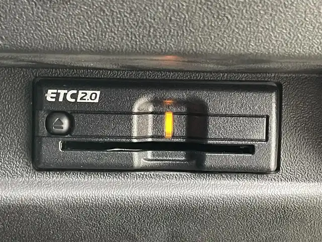 スズキ ジムニー XC 岡山県 2023(令5)年 0.9万km ジャングルグリーン ８インチナビ　/（CD/DVD/BT/USB)/型番:CN-FZ886/衝突軽減ブレーキ　/ビルトインＥＴＣ2.0/前席シートヒーター　/ＬＥＤヘッドライト　/バックカメラ　/クルーズコントロール　/純正ドライブレコーダー（前後）　/フルセグＴＶ　/ダウンヒルアシスト/プッシュスタート/アイドリングストップ/純正フロアマット/純正16インチアルミホイール/オートライト/フォグランプ/スマートキー×1