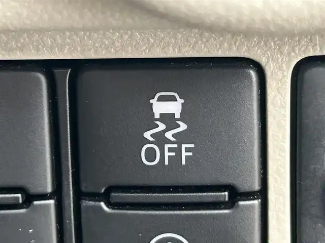 ダイハツ キャスト スタイル G VS SAⅢ 岡山県 2020(令2)年 3.5万km ブラックマイカメタリック 登録時走行距離34663km/ワンオーナー/社外ナビ/フルセグTV(AM/FM/CD/DVD/Bluetooth)/パノラマモニター/ドライブレコーダー/ETC/スマートアシスト/・衝突回避支援ブレーキ/アイドリングストップ/オートマチックハイビーム/横滑り防止装置/ヘッドライトレベライザー/D/N席シートヒーター/USB端子/プッシュスタート/スマートキー/純正フロアマット/15インチ純正AW