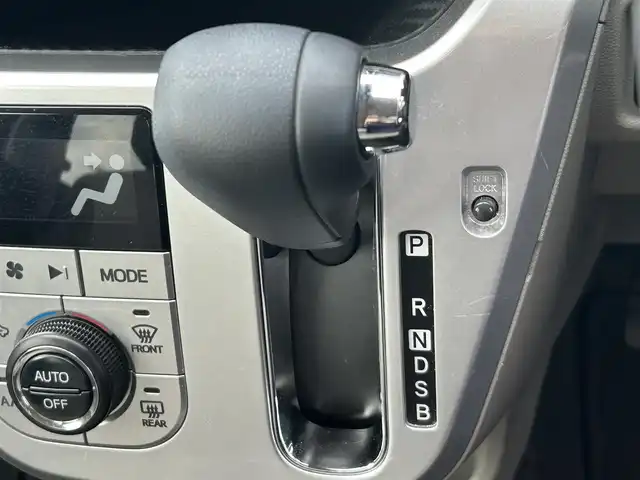 ダイハツ キャスト スタイル G VS SAⅢ 岡山県 2020(令2)年 3.5万km ブラックマイカメタリック 登録時走行距離34663km/ワンオーナー/社外ナビ/フルセグTV(AM/FM/CD/DVD/Bluetooth)/パノラマモニター/ドライブレコーダー/ETC/スマートアシスト/・衝突回避支援ブレーキ/アイドリングストップ/オートマチックハイビーム/横滑り防止装置/ヘッドライトレベライザー/D/N席シートヒーター/USB端子/プッシュスタート/スマートキー/純正フロアマット/15インチ純正AW