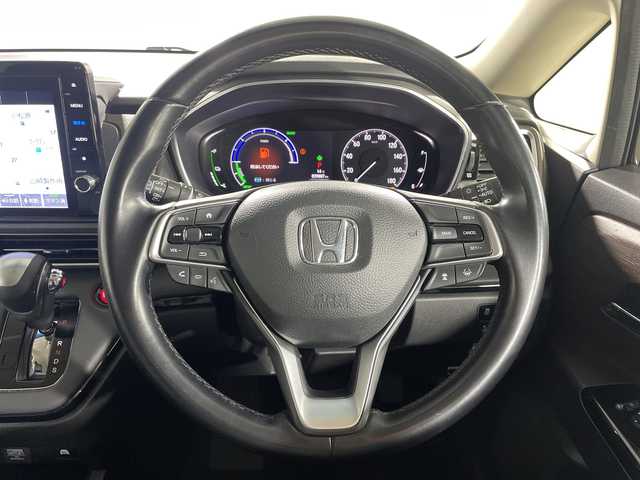 ホンダ オデッセイ ハイブリッド e:HEVアブソルート EX 神奈川県 2021(令3)年 4万km プレミアムスパークルブラックパール ホンダセンシング/純正10型ナビ【VXU-217DYi】/・BT/フルセグTV/CD/DVD/SD/USB/HDMI/全方位カメラ/両側電動スライドドア/パワーバックドア/ハーフレザーシート/パワーシート(D/N)/シートヒーター(D/N)/ビルトインETC2.0/前後ドライブレコーダー/ECON/コーナーセンサー/電動サイドブレーキ/オートホールド/革巻きステアリング/ステアリングスイッチ/Autoライト/スマートキー/プッシュスタートボタン/BSM/LEDヘッドライト/フォグランプ/電動格納ミラー/ウィンカーミラー/純正フロアマット/純正18インチアルミホイール/純正ドアバイザー