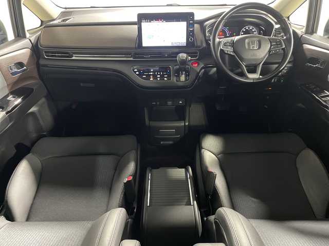 ホンダ オデッセイ ハイブリッド e:HEVアブソルート EX 神奈川県 2021(令3)年 4万km プレミアムスパークルブラックパール ホンダセンシング/純正10型ナビ【VXU-217DYi】/・BT/フルセグTV/CD/DVD/SD/USB/HDMI/全方位カメラ/両側電動スライドドア/パワーバックドア/ハーフレザーシート/パワーシート(D/N)/シートヒーター(D/N)/ビルトインETC2.0/前後ドライブレコーダー/ECON/コーナーセンサー/電動サイドブレーキ/オートホールド/革巻きステアリング/ステアリングスイッチ/Autoライト/スマートキー/プッシュスタートボタン/BSM/LEDヘッドライト/フォグランプ/電動格納ミラー/ウィンカーミラー/純正フロアマット/純正18インチアルミホイール/純正ドアバイザー