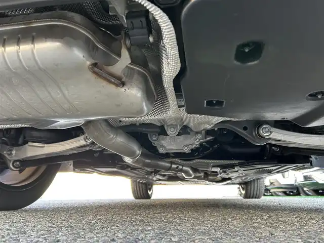 メルセデス・ベンツ Ｍ・ベンツ ＧＬＣ２２０ d 4マチック ドライバーズPKG 兵庫県 2025(令7)年 0.1万km パール ・ワンオーナー/・カラー「オパリスホワイトメタリック」コード885/・OP AMGラインパッケージ//20インチAMGアルミホイール//シートヒーター後席左右//スポーティエンジンサウンド//スポーツシート//AMGラインインテリア//AMGラインエクステリア/・OP ドライバーズパッケージ//リアアクスルステアリング//AIRMATICサスペンション/・OP パノラミックスライディングルーフ//MBUX ARナビゲーション//地デジ/BT/USB/Apple Car Play//ワイヤレスチャージング//フットトランクオープナー//ドライブレコーダー360度//ETC//アンビエントライト//DIGITAL LIGHT//アクティブディスタンスアシスト・ディストロニック//アクティブステアリングアシスト//アクティブレーンキーピングアシスト//アクティブレーンチェンジングアシスト//アクティブブレーキアシスト//ブラインドスポットアシスト//PRE-SAFE//パーキングアシスト//パークトロニック//トラフィックサインアシスト//アダプティブハイビームアシスト・プラス