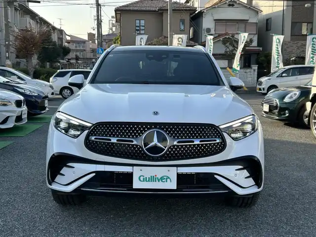 メルセデス・ベンツ Ｍ・ベンツ ＧＬＣ２２０ d 4マチック ドライバーズPKG 兵庫県 2025(令7)年 0.1万km パール ・ワンオーナー/・カラー「オパリスホワイトメタリック」コード885/・OP AMGラインパッケージ//20インチAMGアルミホイール//シートヒーター後席左右//スポーティエンジンサウンド//スポーツシート//AMGラインインテリア//AMGラインエクステリア/・OP ドライバーズパッケージ//リアアクスルステアリング//AIRMATICサスペンション/・OP パノラミックスライディングルーフ//MBUX ARナビゲーション//地デジ/BT/USB/Apple Car Play//ワイヤレスチャージング//フットトランクオープナー//ドライブレコーダー360度//ETC//アンビエントライト//DIGITAL LIGHT//アクティブディスタンスアシスト・ディストロニック//アクティブステアリングアシスト//アクティブレーンキーピングアシスト//アクティブレーンチェンジングアシスト//アクティブブレーキアシスト//ブラインドスポットアシスト//PRE-SAFE//パーキングアシスト//パークトロニック//トラフィックサインアシスト//アダプティブハイビームアシスト・プラス