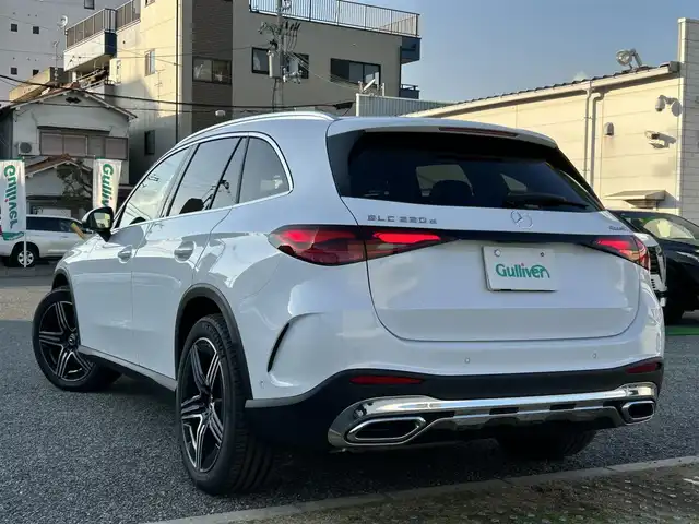 メルセデス・ベンツ Ｍ・ベンツ ＧＬＣ２２０ d 4マチック ドライバーズPKG 兵庫県 2025(令7)年 0.1万km パール ・ワンオーナー/・カラー「オパリスホワイトメタリック」コード885/・OP AMGラインパッケージ//20インチAMGアルミホイール//シートヒーター後席左右//スポーティエンジンサウンド//スポーツシート//AMGラインインテリア//AMGラインエクステリア/・OP ドライバーズパッケージ//リアアクスルステアリング//AIRMATICサスペンション/・OP パノラミックスライディングルーフ//MBUX ARナビゲーション//地デジ/BT/USB/Apple Car Play//ワイヤレスチャージング//フットトランクオープナー//ドライブレコーダー360度//ETC//アンビエントライト//DIGITAL LIGHT//アクティブディスタンスアシスト・ディストロニック//アクティブステアリングアシスト//アクティブレーンキーピングアシスト//アクティブレーンチェンジングアシスト//アクティブブレーキアシスト//ブラインドスポットアシスト//PRE-SAFE//パーキングアシスト//パークトロニック//トラフィックサインアシスト//アダプティブハイビームアシスト・プラス