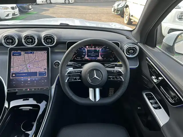 メルセデス・ベンツ Ｍ・ベンツ ＧＬＣ２２０ d 4マチック ドライバーズPKG 兵庫県 2025(令7)年 0.1万km パール ・ワンオーナー/・カラー「オパリスホワイトメタリック」コード885/・OP AMGラインパッケージ//20インチAMGアルミホイール//シートヒーター後席左右//スポーティエンジンサウンド//スポーツシート//AMGラインインテリア//AMGラインエクステリア/・OP ドライバーズパッケージ//リアアクスルステアリング//AIRMATICサスペンション/・OP パノラミックスライディングルーフ//MBUX ARナビゲーション//地デジ/BT/USB/Apple Car Play//ワイヤレスチャージング//フットトランクオープナー//ドライブレコーダー360度//ETC//アンビエントライト//DIGITAL LIGHT//アクティブディスタンスアシスト・ディストロニック//アクティブステアリングアシスト//アクティブレーンキーピングアシスト//アクティブレーンチェンジングアシスト//アクティブブレーキアシスト//ブラインドスポットアシスト//PRE-SAFE//パーキングアシスト//パークトロニック//トラフィックサインアシスト//アダプティブハイビームアシスト・プラス