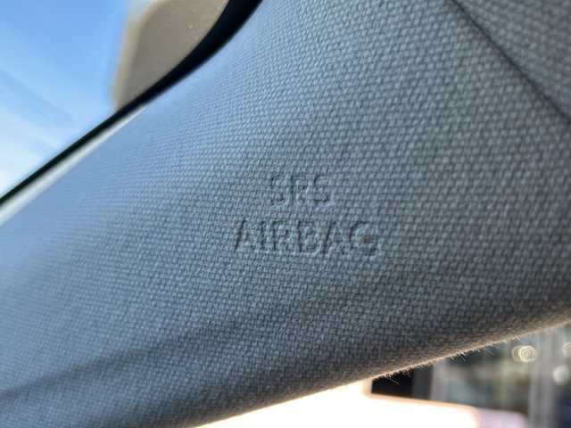 トヨタ プリウス A ツーリングセレクション 静岡県 2016(平28)年 13.9万km エモーショナルレッド 純正SDナビ/・AM/FM/・CD/DVD/・Bluetooth/・USB/・HDMI/・フルセグTV/主要装備/・プッシュスタート＆ストップ/・パーキングアシスト/・アイドリングストップ/・レーダークルーズコントロール/・社外ドラレコ前後/・純正フロアマット/・バックカメラ/・社外ETC/・ABS/・横滑り防止機能/・後方コーナーセンサー/・レーンキープアシスト/・ヘッドアップディスプレイ/・ブラインドスポットモニター/・ヒーテッドドアミラー/・取扱説明書/・新車時保証書