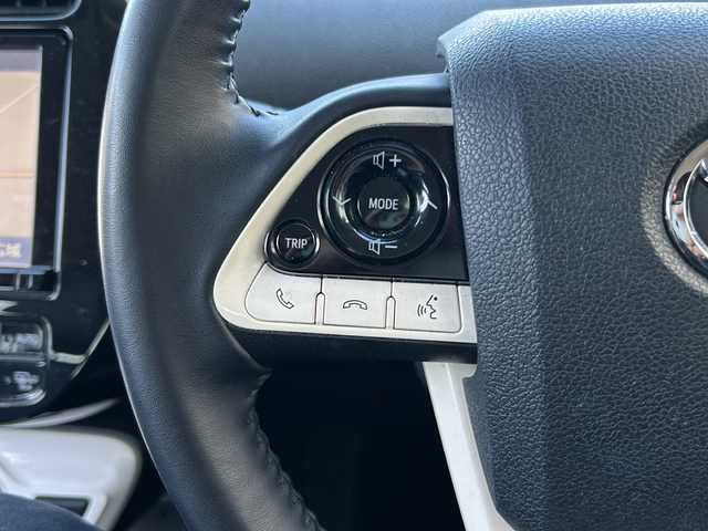 トヨタ プリウス A ツーリングセレクション 静岡県 2016(平28)年 13.9万km エモーショナルレッド 純正SDナビ/・AM/FM/・CD/DVD/・Bluetooth/・USB/・HDMI/・フルセグTV/主要装備/・プッシュスタート＆ストップ/・パーキングアシスト/・アイドリングストップ/・レーダークルーズコントロール/・社外ドラレコ前後/・純正フロアマット/・バックカメラ/・社外ETC/・ABS/・横滑り防止機能/・後方コーナーセンサー/・レーンキープアシスト/・ヘッドアップディスプレイ/・ブラインドスポットモニター/・ヒーテッドドアミラー/・取扱説明書/・新車時保証書