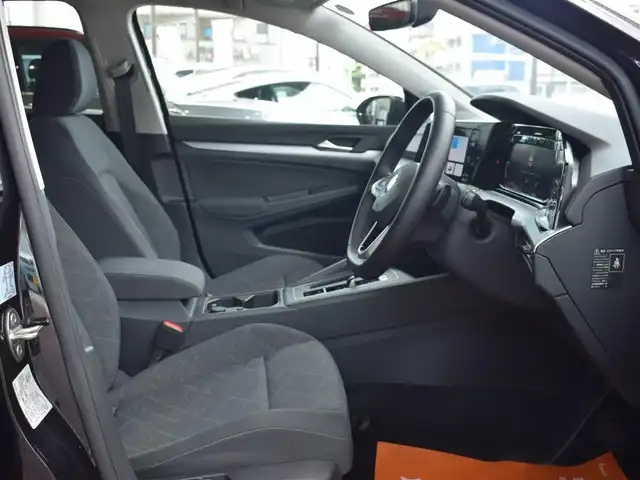 フォルクスワーゲン ゴルフ TDI アクティブアドバンス 神奈川県 2021(令3)年 1.5万km 黒 保証書/取扱説明書/Discover PRO/・10インチタッチスクリーン/・App Connect/・We Connect Plue/・SDDナビ/・地デジTV/・ジェスチャーコントロール/・7スピーカー/・ETC2.0/Bluetooth/バックカメラ/ドライビングプロファイル機能/オールインセーフティ/・アダプティブクルーズコントロール/・緊急時停車支援システム/・レーンキープアシストシステム/・レーンチェンジアシストシステム/・ドライバー疲労検知システム/・リアトラフィックアラート/・エグジットウォーニング/・プリクラッシュブレーキシステム/・スタティックコーナーリングライト/・ダイナミックコーナーリングライト/・ダイナミックライトアシスト/・駐車支援システム/・パークディスタンスコントロール（フロント/リア）/・オプティカルパーキングシステム/マトリックスLEDヘッドライト/デジタルコックピットプロ/ヘッドアップディスプレイ/前席シートヒーター