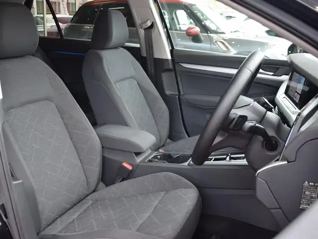 フォルクスワーゲン ゴルフ TDI アクティブアドバンス 神奈川県 2021(令3)年 1.5万km 黒 保証書/取扱説明書/Discover PRO/・10インチタッチスクリーン/・App Connect/・We Connect Plue/・SDDナビ/・地デジTV/・ジェスチャーコントロール/・7スピーカー/・ETC2.0/Bluetooth/バックカメラ/ドライビングプロファイル機能/オールインセーフティ/・アダプティブクルーズコントロール/・緊急時停車支援システム/・レーンキープアシストシステム/・レーンチェンジアシストシステム/・ドライバー疲労検知システム/・リアトラフィックアラート/・エグジットウォーニング/・プリクラッシュブレーキシステム/・スタティックコーナーリングライト/・ダイナミックコーナーリングライト/・ダイナミックライトアシスト/・駐車支援システム/・パークディスタンスコントロール（フロント/リア）/・オプティカルパーキングシステム/マトリックスLEDヘッドライト/デジタルコックピットプロ/ヘッドアップディスプレイ/前席シートヒーター