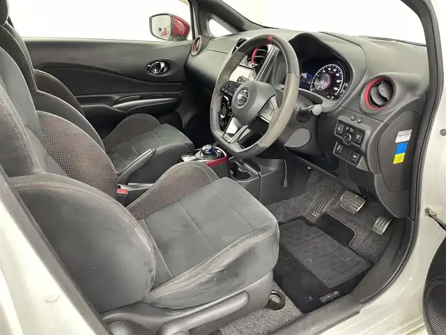 日産 ノート e－パワー ニスモ 埼玉県 2017(平29)年 10万km パール 純正ナビ/(フルセグ/CD/DVD/Bluetooth/AM/FM)/全方位カメラ/前方ドライブレコーダー/純正フロアマット/純正フルエアロ/１６インチ純正アルミホイール/ＬＥＤヘッドライト/スマートキー/プッシュスタート