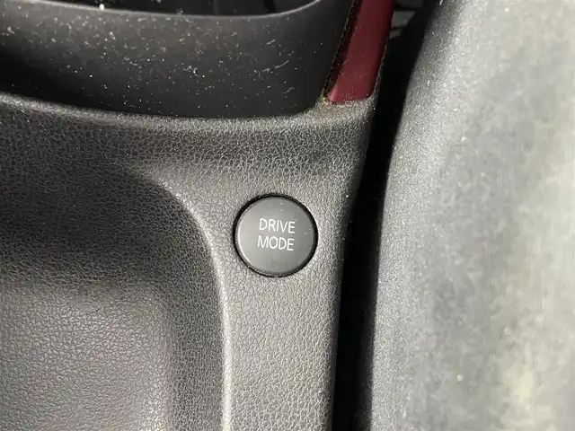 日産 ノート e－パワー ニスモ 埼玉県 2017(平29)年 10万km パール 純正ナビ/(フルセグ/CD/DVD/Bluetooth/AM/FM)/全方位カメラ/前方ドライブレコーダー/純正フロアマット/純正フルエアロ/１６インチ純正アルミホイール/ＬＥＤヘッドライト/スマートキー/プッシュスタート