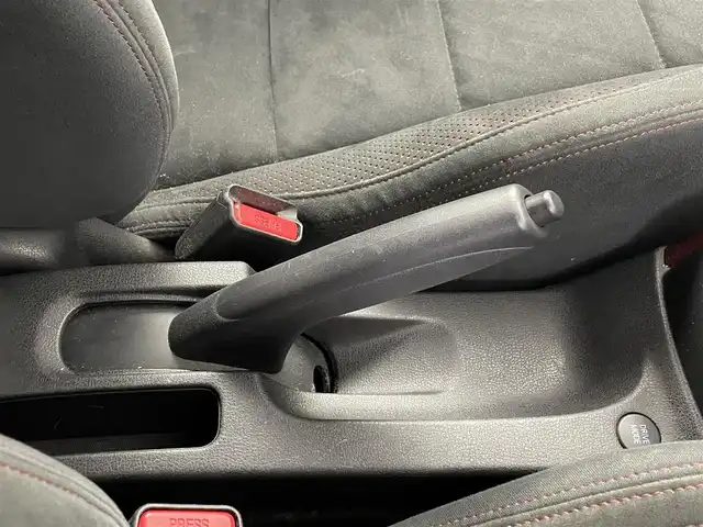 日産 ノート e－パワー ニスモ 埼玉県 2017(平29)年 10万km パール 純正ナビ/(フルセグ/CD/DVD/Bluetooth/AM/FM)/全方位カメラ/前方ドライブレコーダー/純正フロアマット/純正フルエアロ/１６インチ純正アルミホイール/ＬＥＤヘッドライト/スマートキー/プッシュスタート