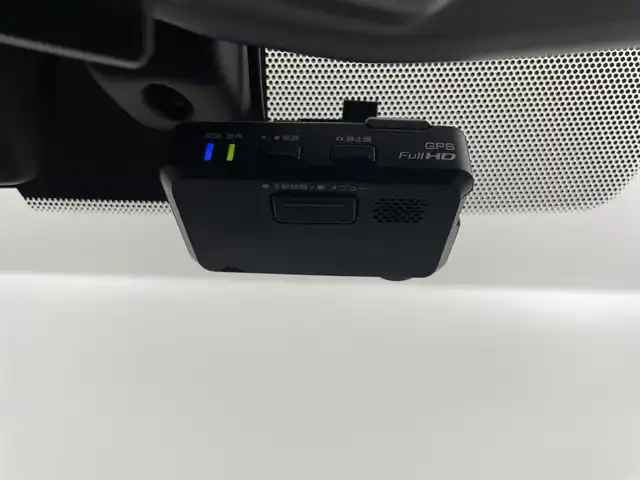 日産 ノート e－パワー ニスモ 埼玉県 2017(平29)年 10万km パール 純正ナビ/(フルセグ/CD/DVD/Bluetooth/AM/FM)/全方位カメラ/前方ドライブレコーダー/純正フロアマット/純正フルエアロ/１６インチ純正アルミホイール/ＬＥＤヘッドライト/スマートキー/プッシュスタート
