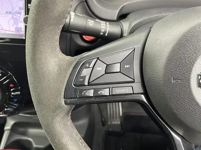 日産 ノート e－パワー ニスモ 埼玉県 2017(平29)年 10万km パール 純正ナビ/(フルセグ/CD/DVD/Bluetooth/AM/FM)/全方位カメラ/前方ドライブレコーダー/純正フロアマット/純正フルエアロ/１６インチ純正アルミホイール/ＬＥＤヘッドライト/スマートキー/プッシュスタート