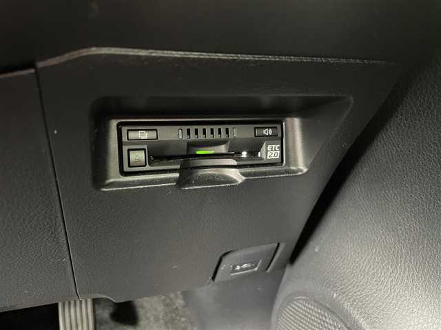 トヨタ ヴィッツ 1.3F LEDエディション 福岡県 2016(平28)年 5万km ホワイトパールクリスタルシャイン トヨタセーフティセンス/盗難防止/レーンキープアシスト/エアバッグ/バックカメラ/SDナビ/BT/フルセグTV/SDミュージックサーバー/CDチェンジャー/純正フロアマット/プッシュスタート/スマートキー/ETC2.0/オートライト/LED/先行車発進