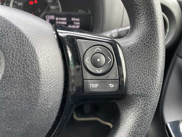 トヨタ ヴィッツ 1.3F LEDエディション 福岡県 2016(平28)年 5万km ホワイトパールクリスタルシャイン トヨタセーフティセンス/盗難防止/レーンキープアシスト/エアバッグ/バックカメラ/SDナビ/BT/フルセグTV/SDミュージックサーバー/CDチェンジャー/純正フロアマット/プッシュスタート/スマートキー/ETC2.0/オートライト/LED/先行車発進