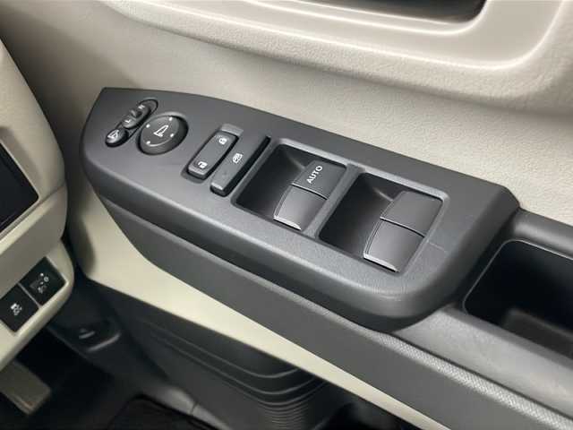ホンダ Ｎ ＢＯＸ カスタム 栃木県 2024(令6)年 0.5万km トワイライトミストブラックパール 純正ディスプレイオーディオ/AM FM USB BT AppleCarPlay AndroidAuto/ホンダセンシング/・衝突軽減ブレーキ/・レーダークルーズコントロール/・レーンアシスト/・オートマチックハイビーム/・パーキングセンサー/片側パワースライドドア/カーテンエアバック/オートエアコン/ステアリングスイッチ/プッシュスタート/スマートキー/ベンチシート/純正フロアマット/電動格納ミラー/リアワイパー
