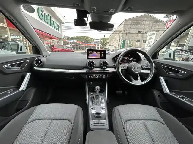 アウディ Ｑ２ 30TFSIスポーツ 長崎県 2018(平30)年 6.8万km グレイシアホワイトメタリック 純正ナビ(BT/CD/DVD/ワンセグ)/バックカメラ/コーナーセンサー前後/アダプティブクルーズコントロール/シートヒーターD+N/ETC2.0/ドラレコ/USB/オートライト/パワーバックドア/スペアキー/保証書/取扱説明書