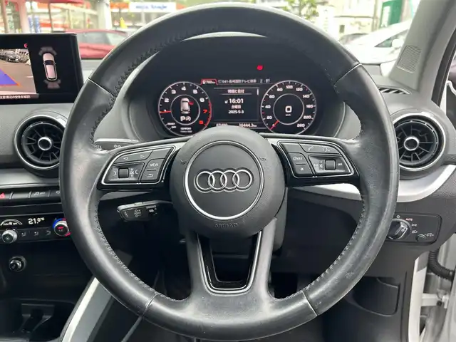 アウディ Ｑ２ 30TFSIスポーツ 長崎県 2018(平30)年 6.8万km グレイシアホワイトメタリック 純正ナビ(BT/CD/DVD/ワンセグ)/バックカメラ/コーナーセンサー前後/アダプティブクルーズコントロール/シートヒーターD+N/ETC2.0/ドラレコ/USB/オートライト/パワーバックドア/スペアキー/保証書/取扱説明書
